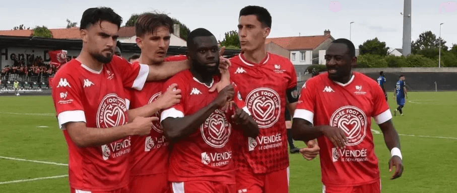 VENDEE FC LA ROCHE/YON - FC VERSAILLES